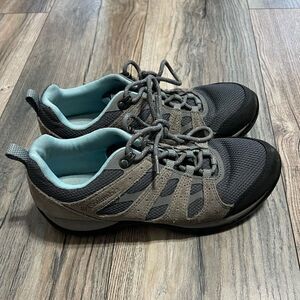 Columbia Women's size 7 Redmond V2 Lace Up Hiking Shoe Sneaker Grey Light Blue